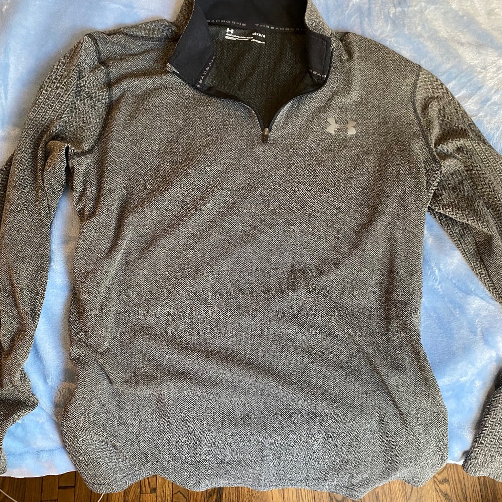 UA- Beautiful dark grey and black quarter zip!
